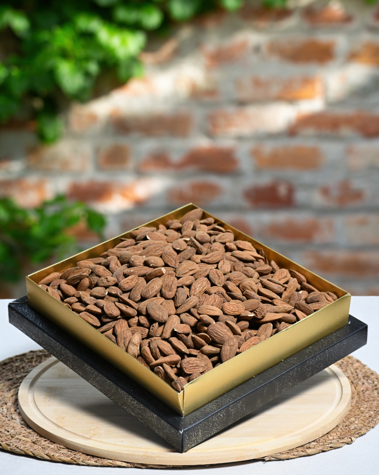 Badem İçi Çiğ Yerli