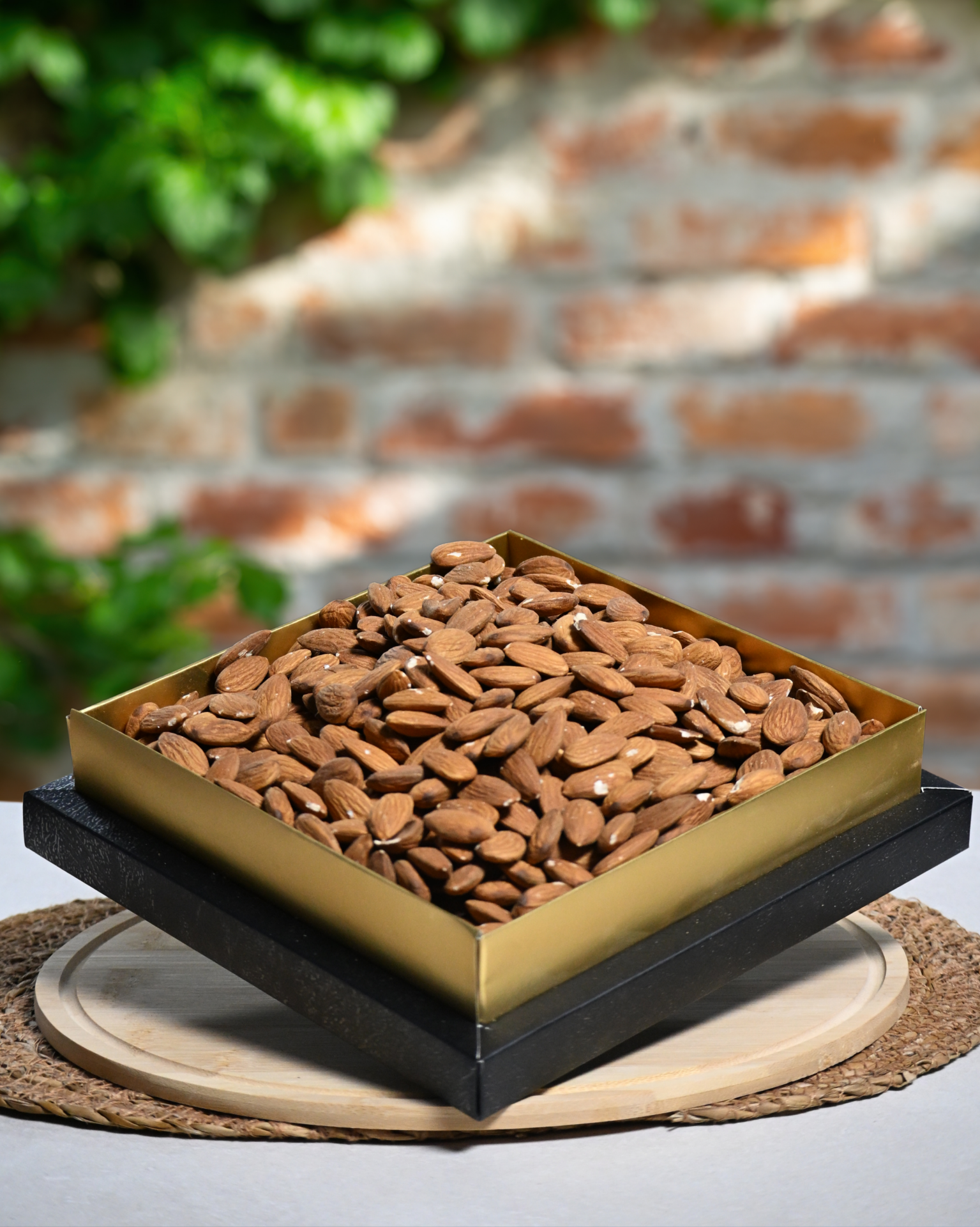 Badem İçi Çiğ Özel