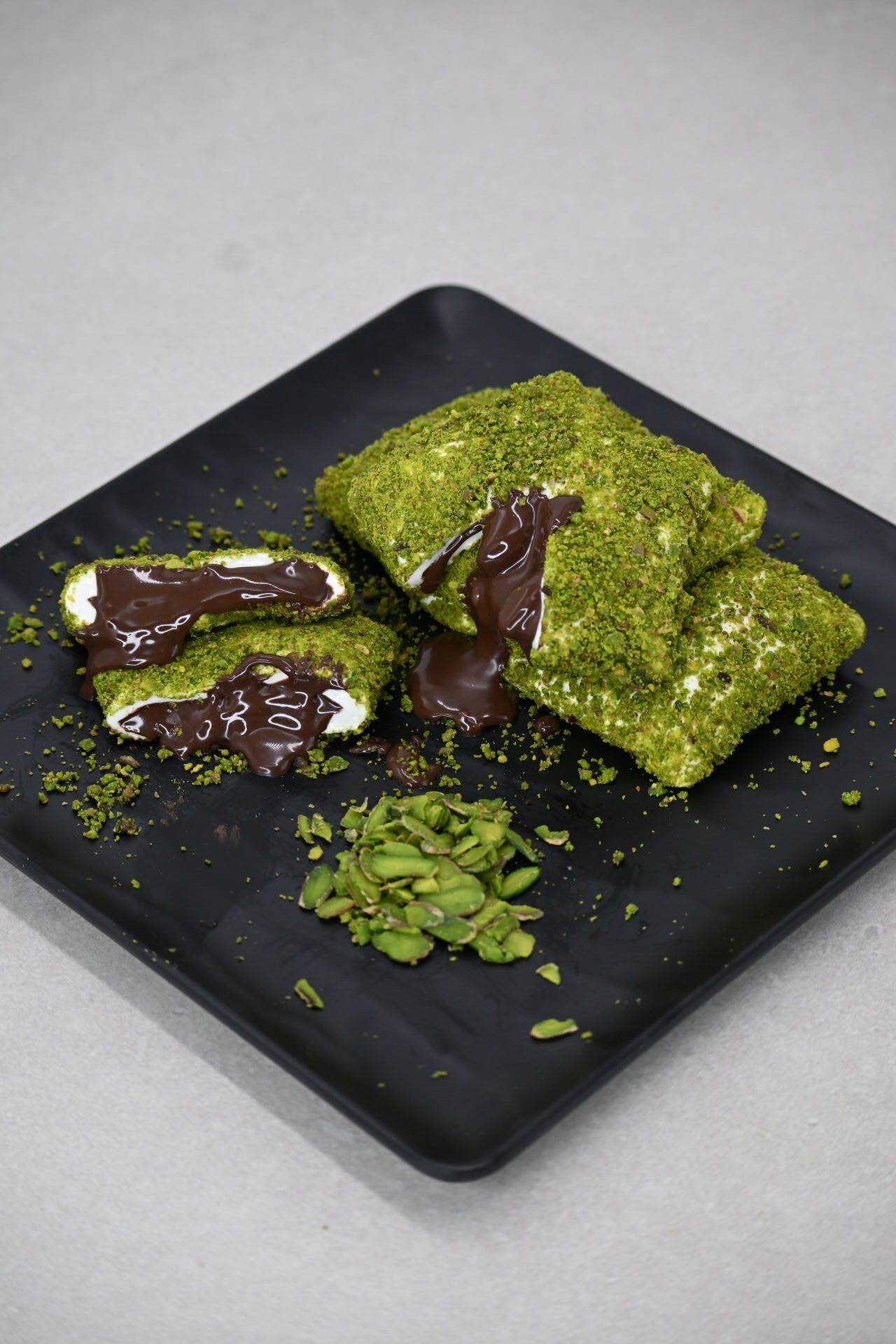 Antep Fıstıklı Çikolatalı Bohça Lokum