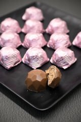 Melodi Fındık Krema Dolgulu Çikolata Pembe