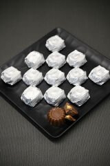 Melodi Yaldızlı Kristal Tüm Antep Fıstıklı Çikolata Gümüş