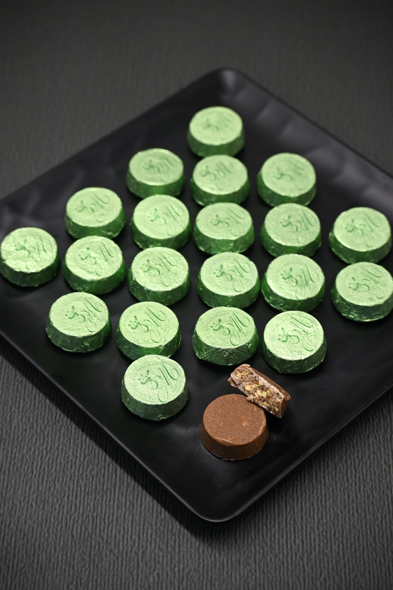 Melodi Hoş Sütlü Antep Fıstıklı Çikolata