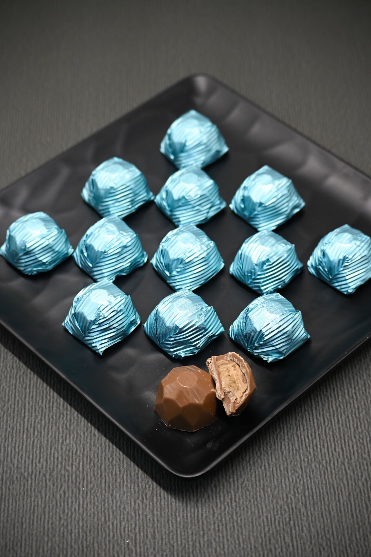 Melodi Fındık Krema Dolgulu Sütlü Çikolata Mavi