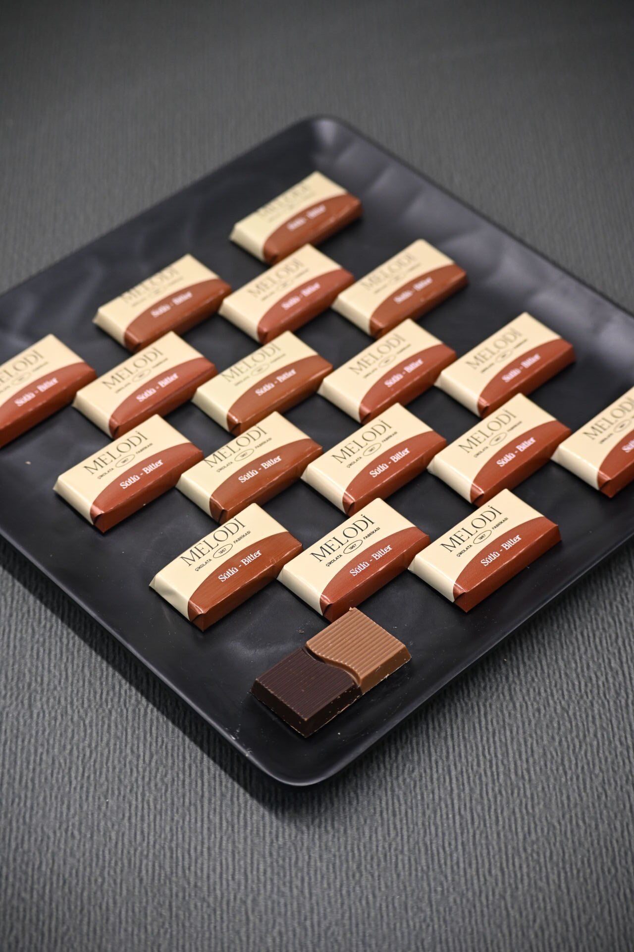 Melodi Resital Diva Sütlü - Bitter Çikolata