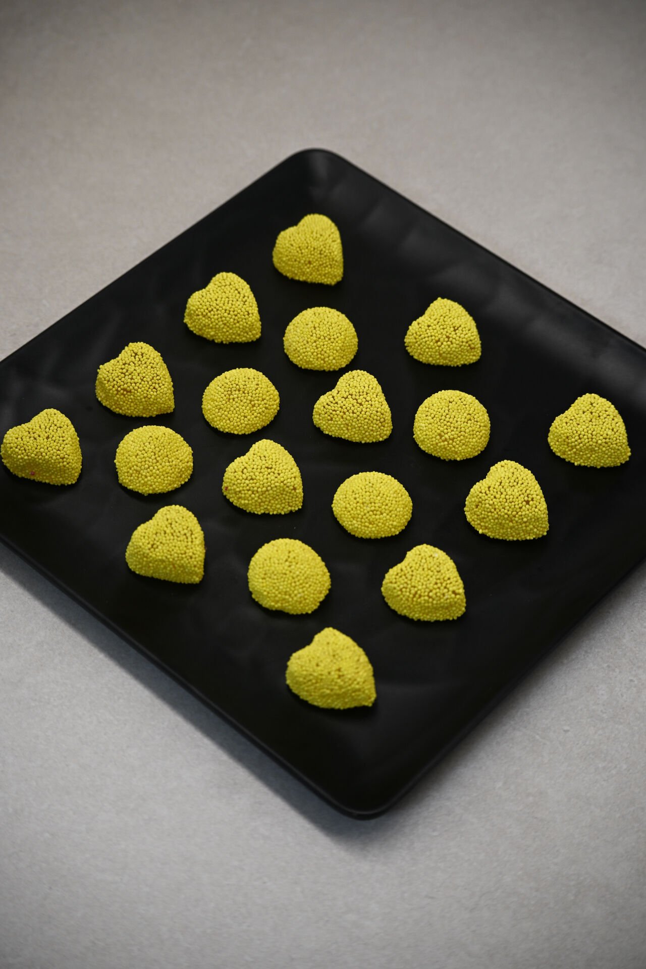 Boncuk Şeker Kaplamalı Meyve Aromalı Jöle Sarı