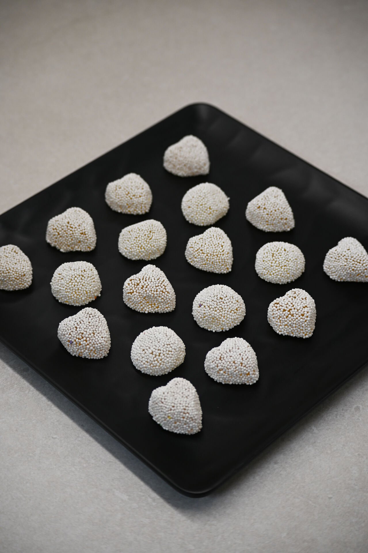 Boncuk Şeker Kaplamalı Meyve Aromalı Jöle Beyaz