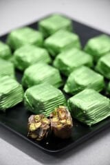 Melodi Yaldızlı Kristal Antep Fıstıklı Krokan